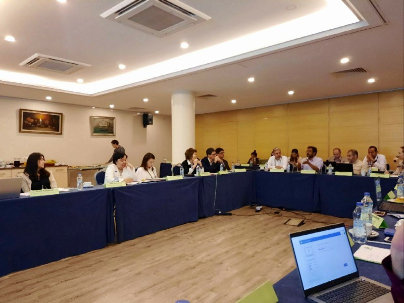 4-photo_5440543028302428938_y