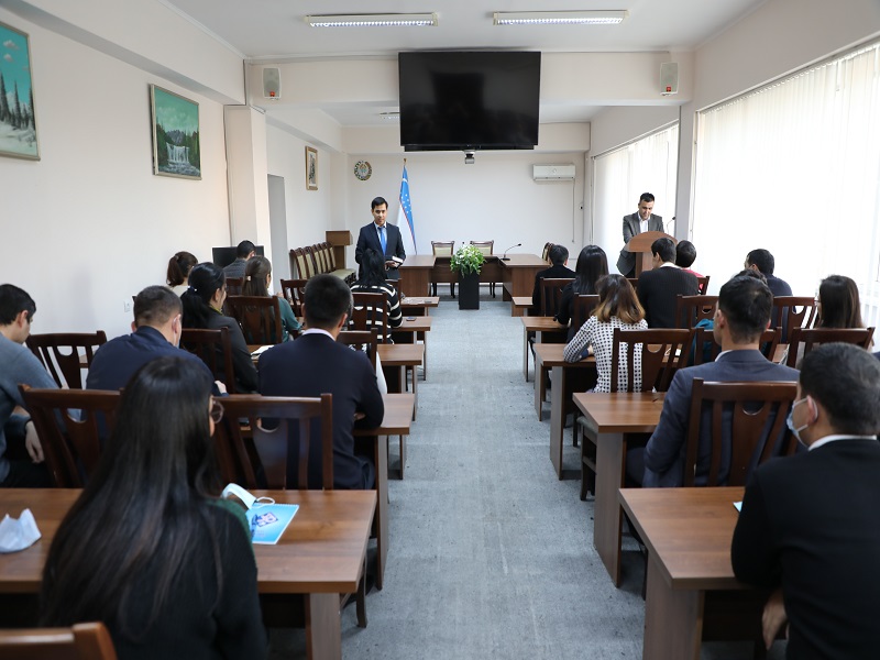 konstitut_101221_ici1