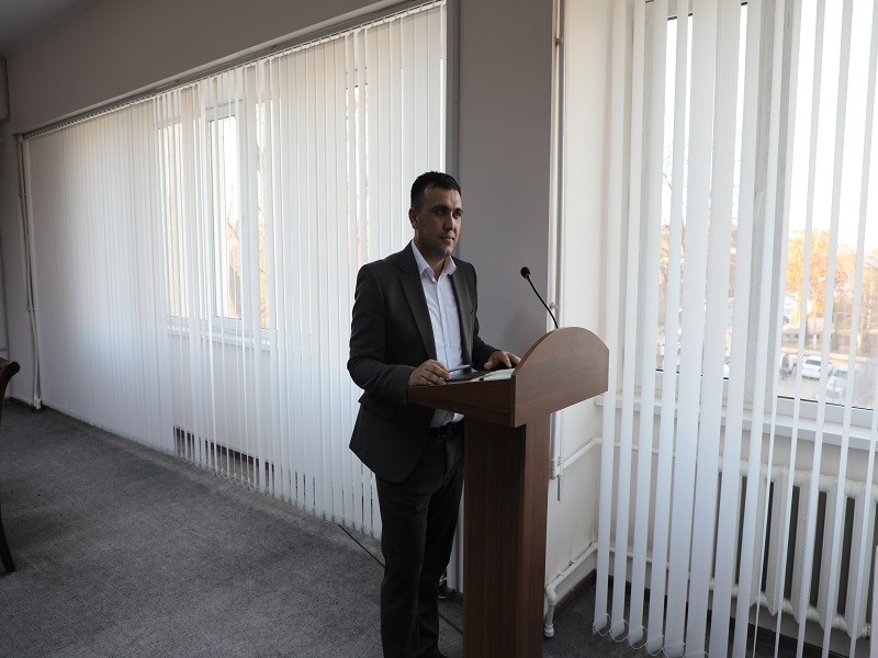 konstitut_101221_ici4