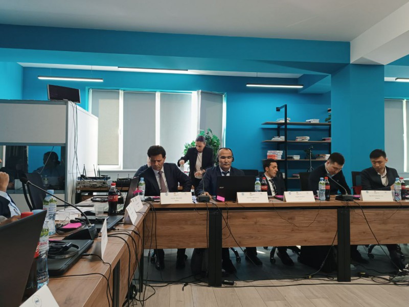 2-photo_5273861682621438961_y_p99720