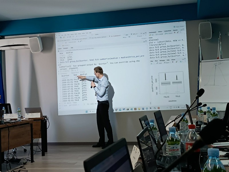 3-photo_5273861682621438948_y_p61575