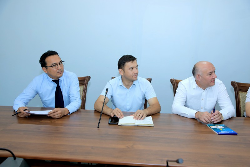 4_10_09_20247j1a3876