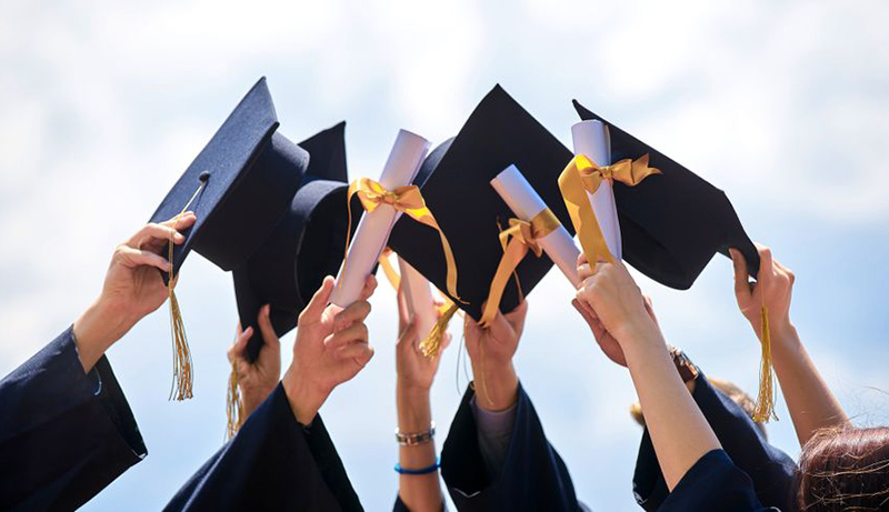 4-degree-graduation-fotoinfot-shutterstock_658847998_p40442