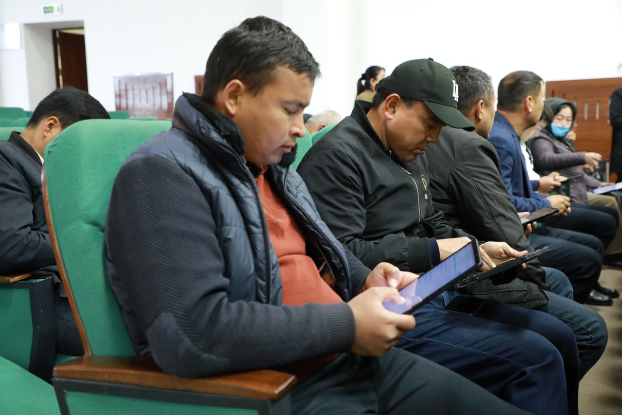 photo_5251551981812256123_y_p30661